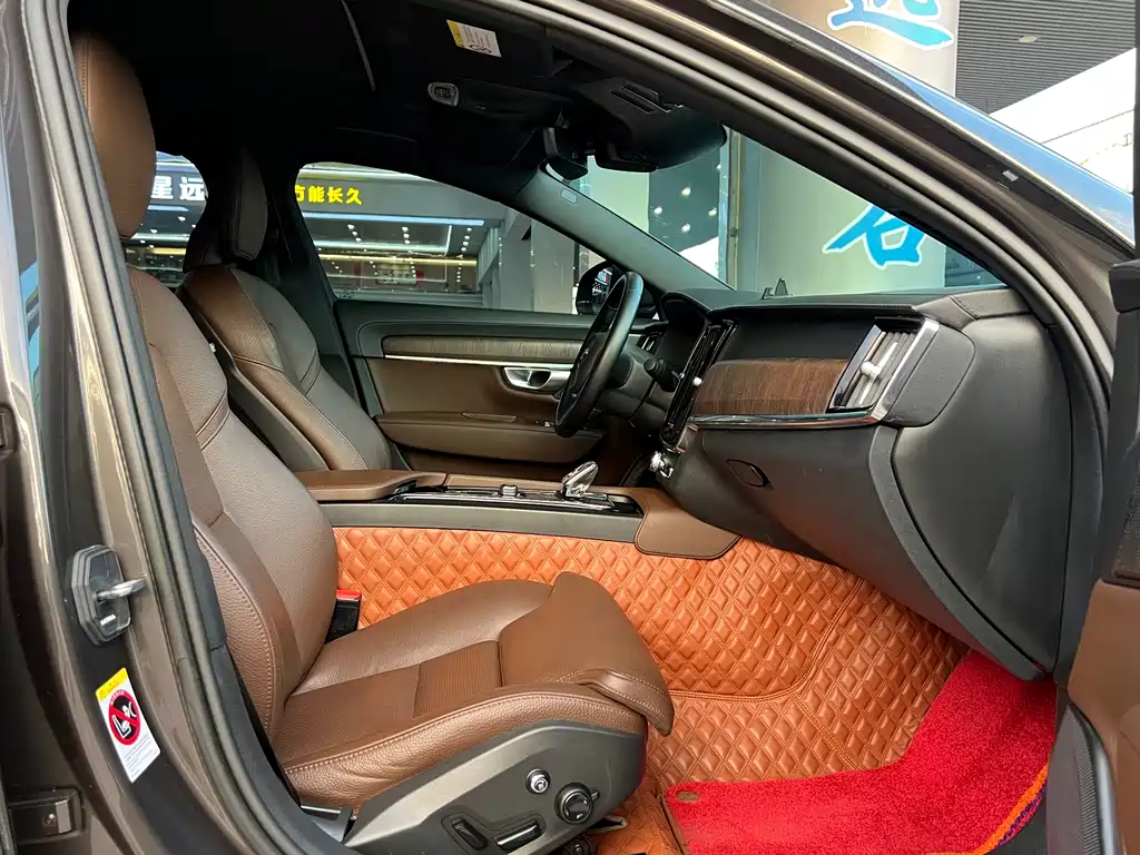 Volvo S90 — миниатюра 9
