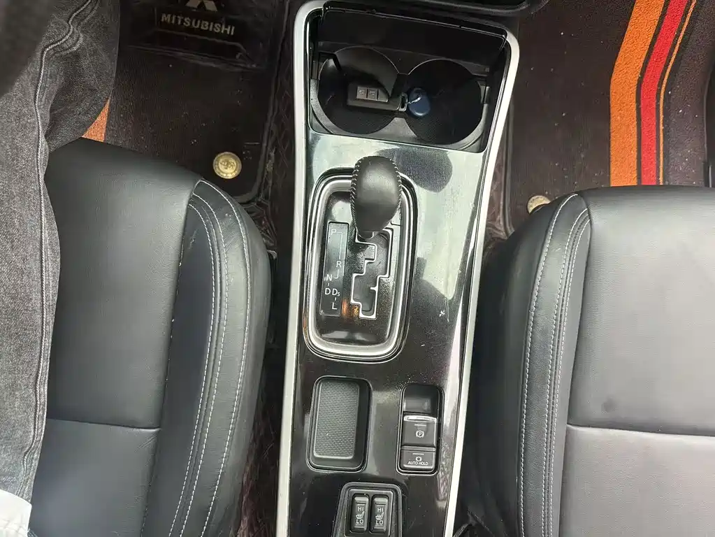 Mitsubishi Outlander — миниатюра 19