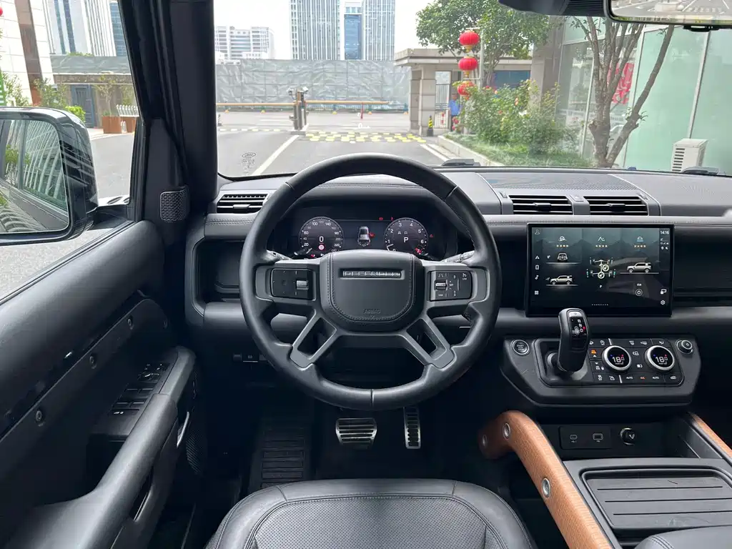 Land Rover Defender — миниатюра 9