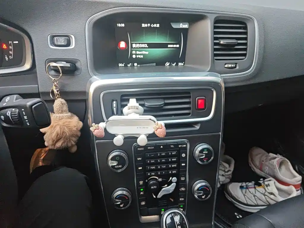 Volvo S60 — миниатюра 10