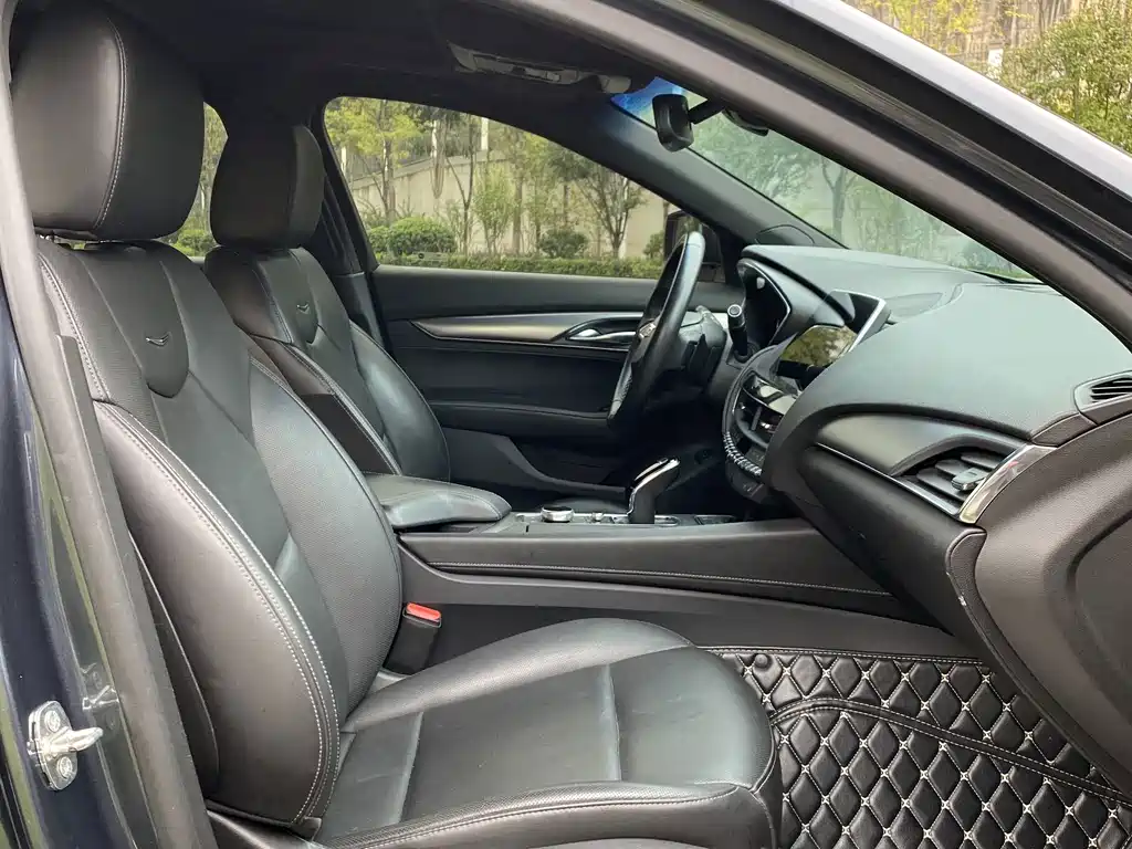 Cadillac CT5 — миниатюра 11