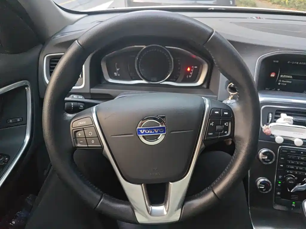 Volvo S60 — миниатюра 7