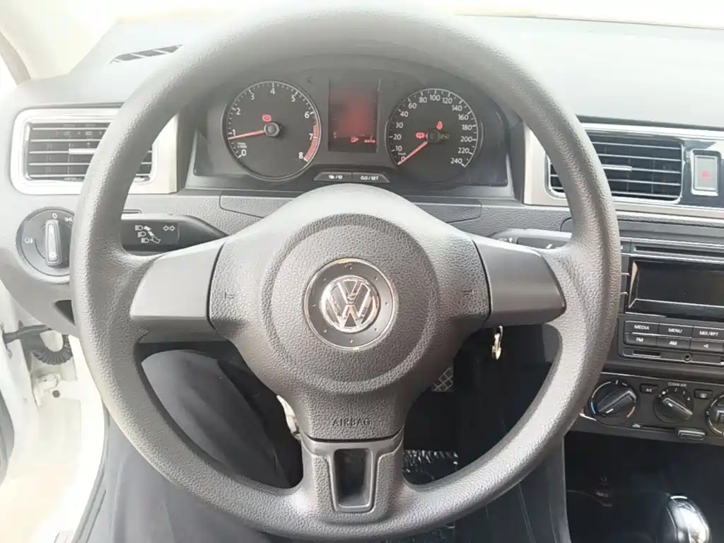 Volkswagen Santana — миниатюра 11