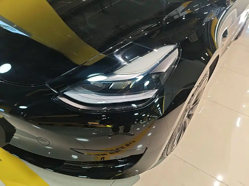 Tesla Model 3 — миниатюра 24