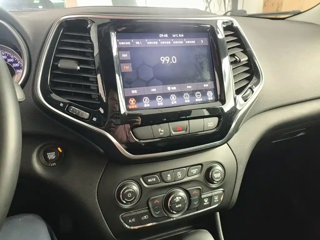 Jeep Cherokee — миниатюра 13