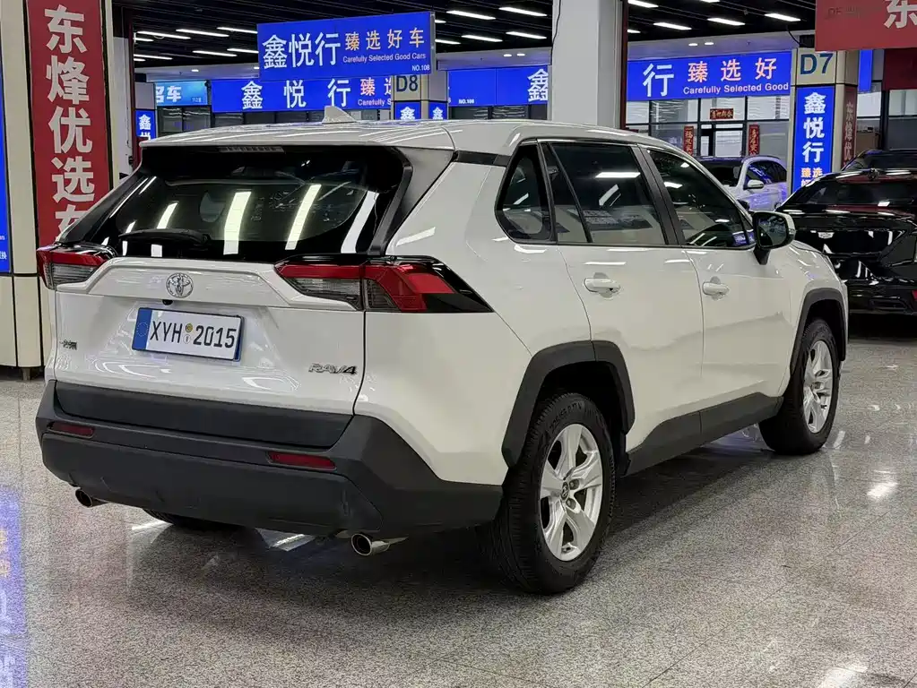 Toyota RAV4 — миниатюра 19
