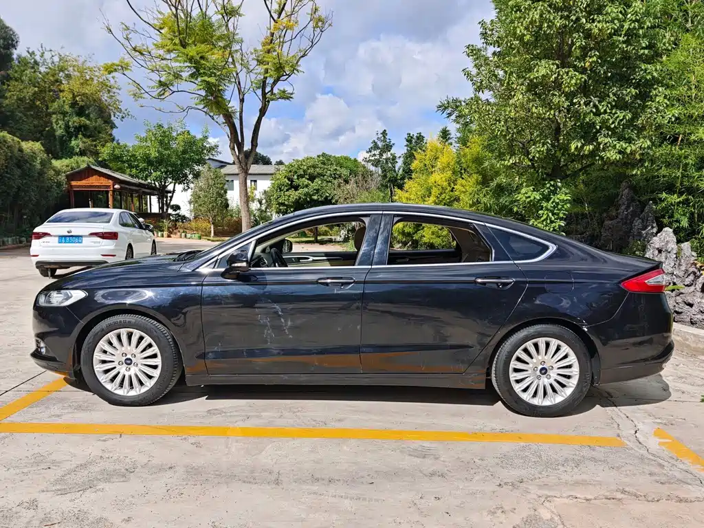 Ford Mondeo — миниатюра 8