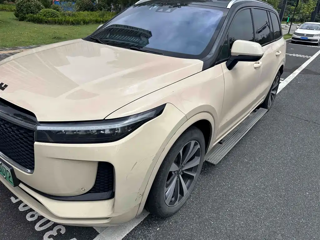 Li Auto ONE 2020 6 мест