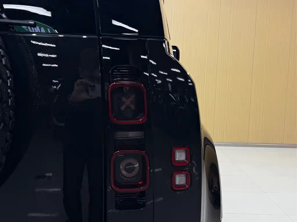 Land Rover Defender — миниатюра 21