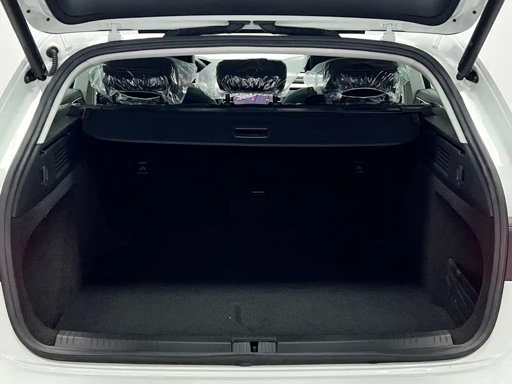 Volkswagen CC — миниатюра 8