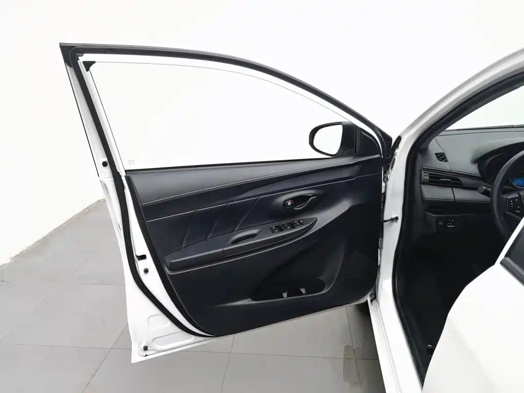 Toyota Vios — миниатюра 8