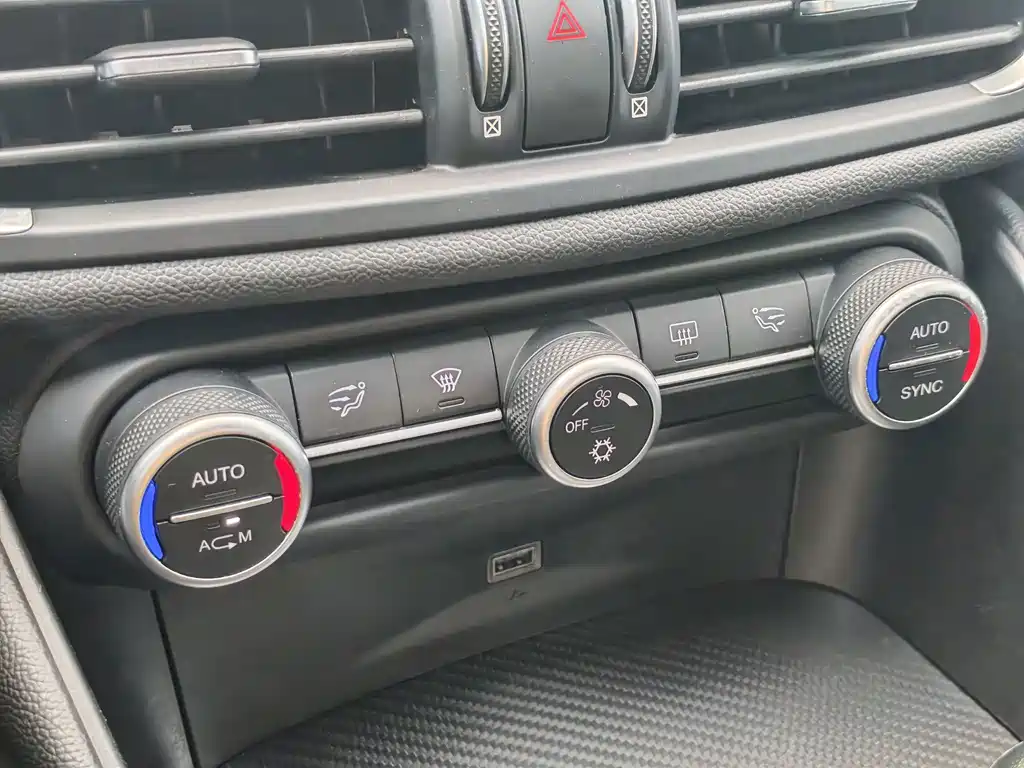 Alfa Romeo Giulia — миниатюра 23