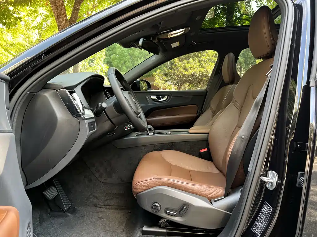 Volvo XC60 — миниатюра 8