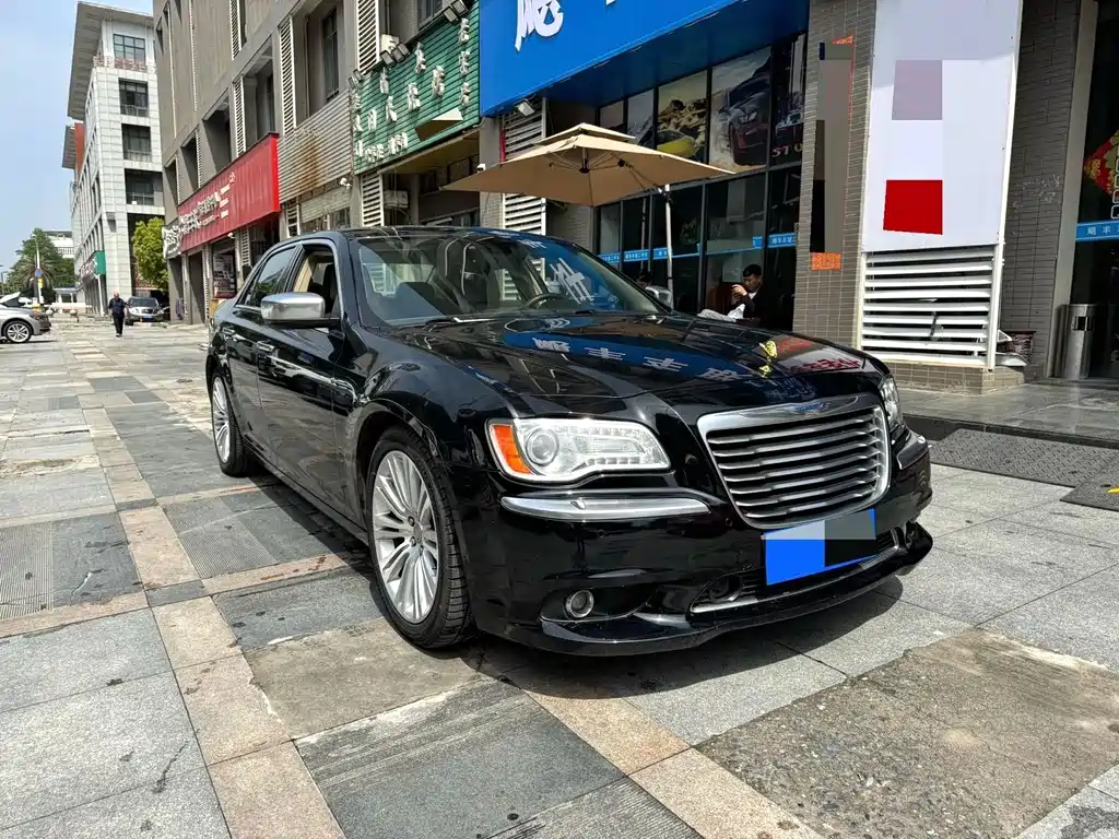 Chrysler 300C — миниатюра 3