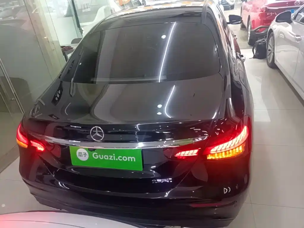 Mercedes-Benz E-Class — миниатюра 6