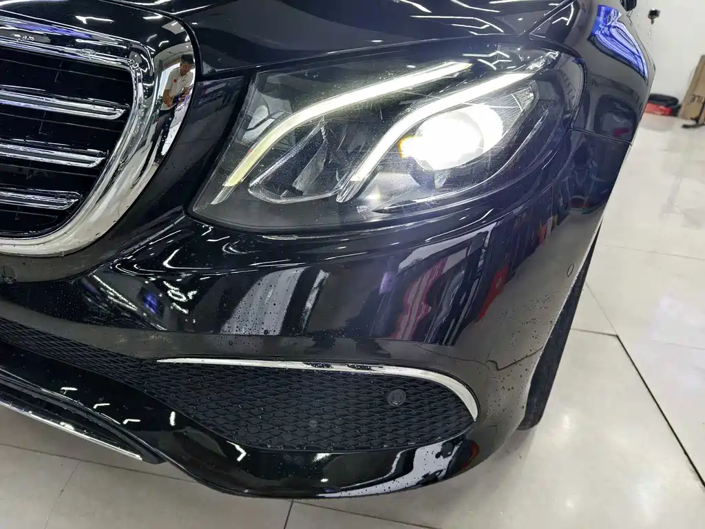 Mercedes-Benz E-Class — миниатюра 8