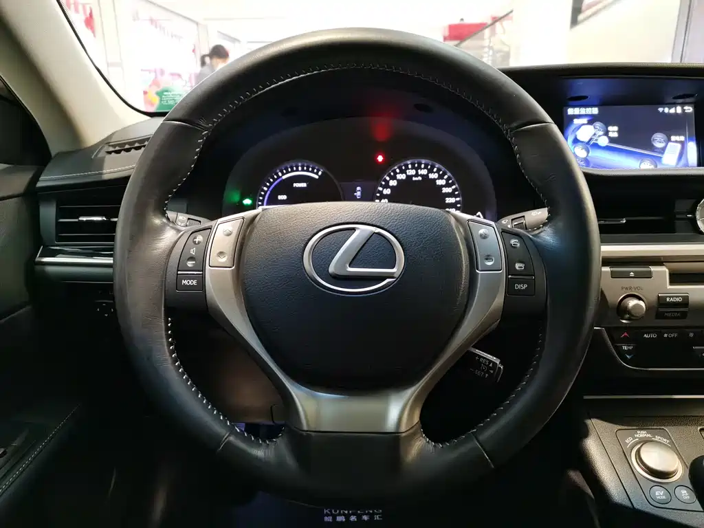 Lexus ES 2014 300h Elite