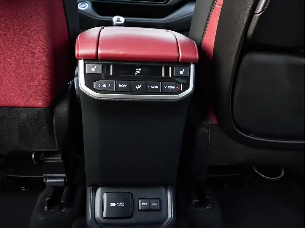 Toyota Crown Kluger — миниатюра 19