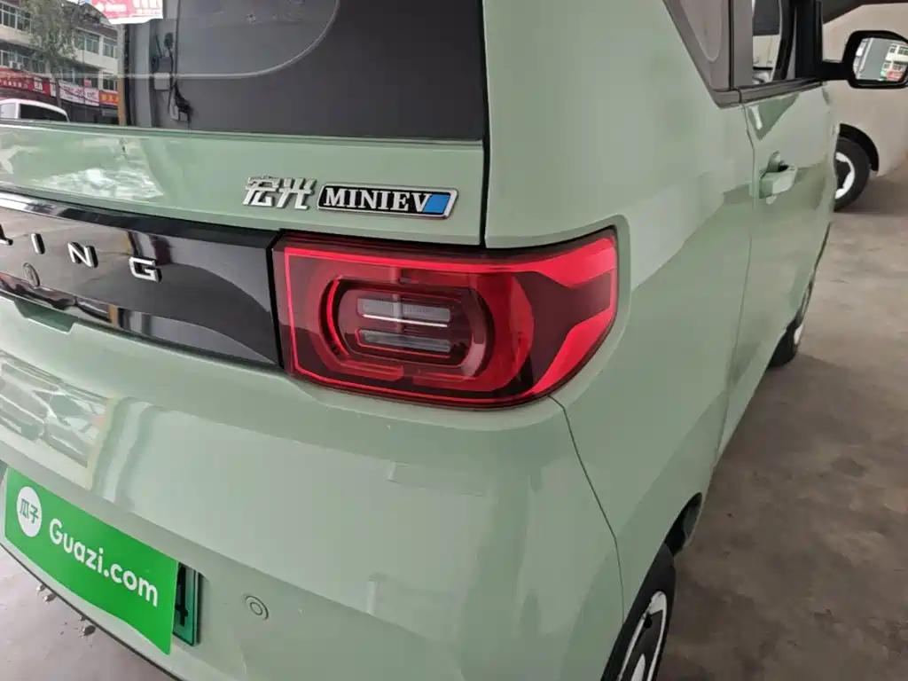 Wuling MINIEV — миниатюра 8