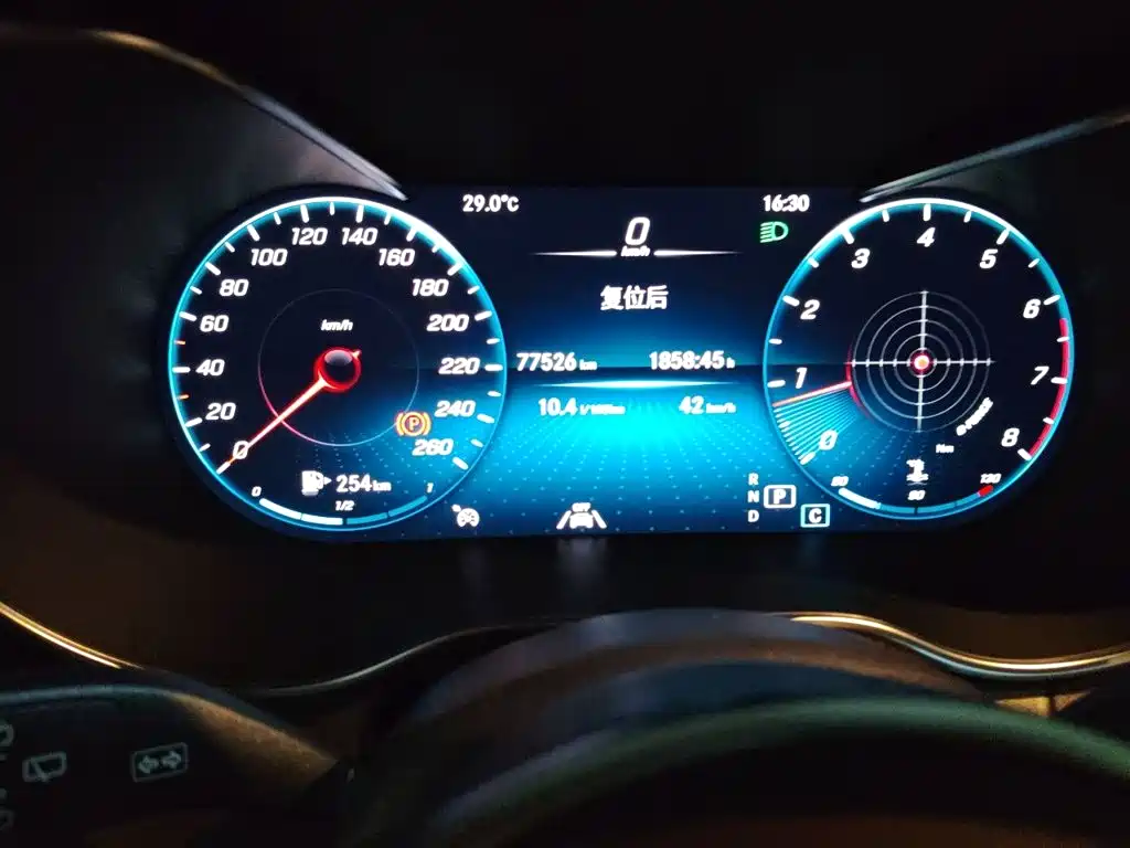Mercedes-Benz GLC — миниатюра 12
