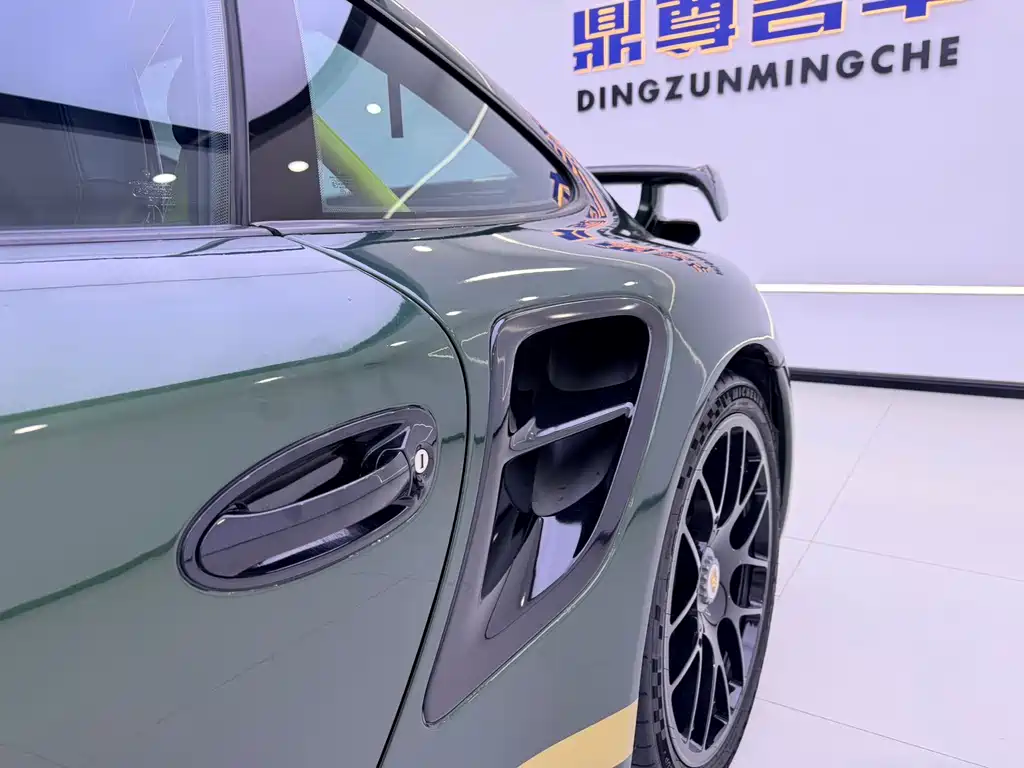 Porsche 911 2010 Turbo S 3.8T