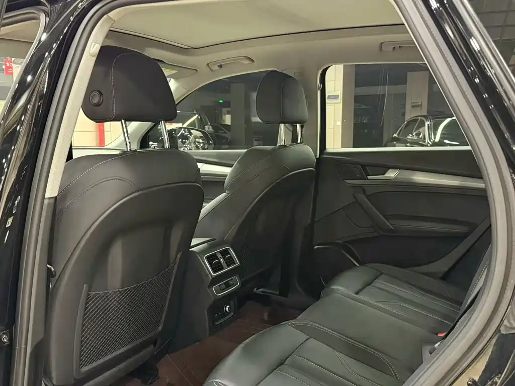 Audi Q5L — миниатюра 5