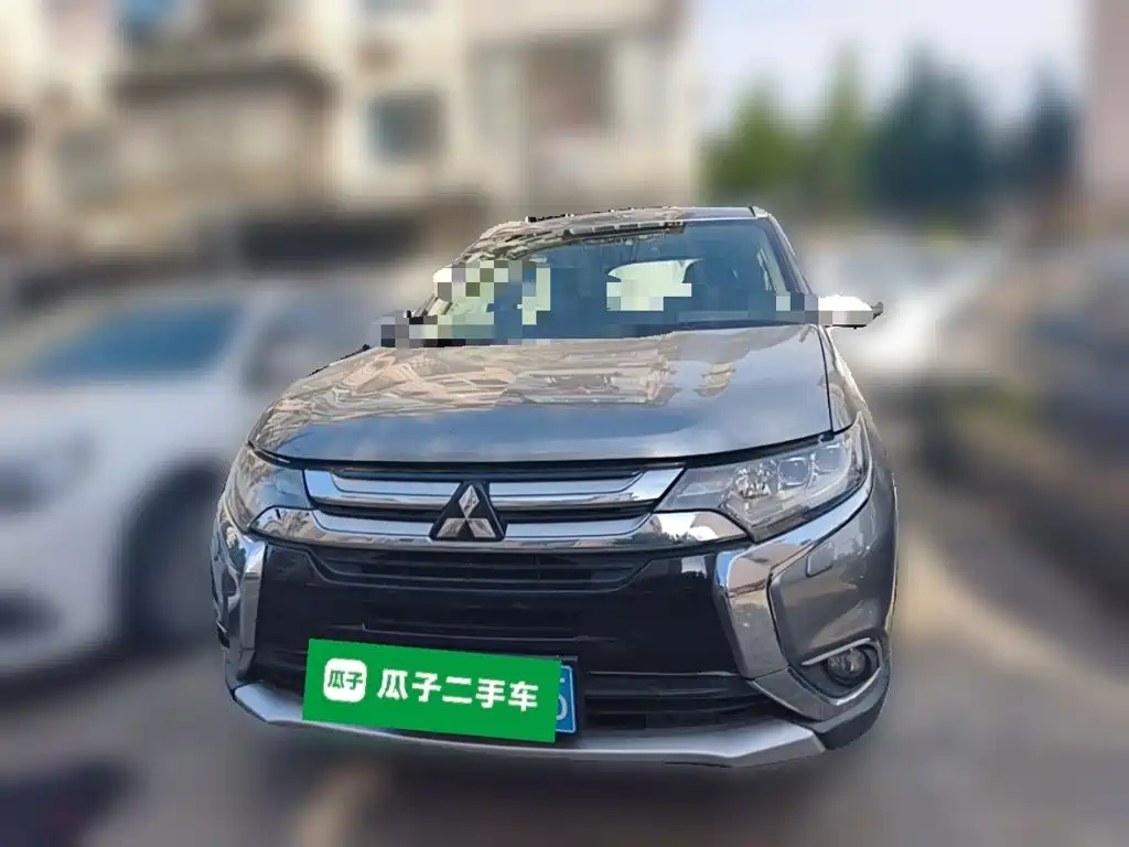 Mitsubishi Outlander — миниатюра 2