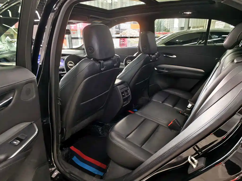 Cadillac XT4 — миниатюра 6