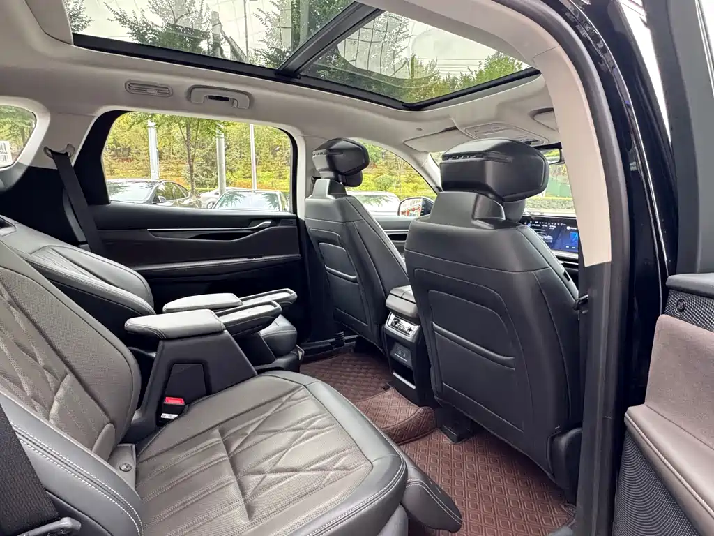 Ford Edge — миниатюра 21