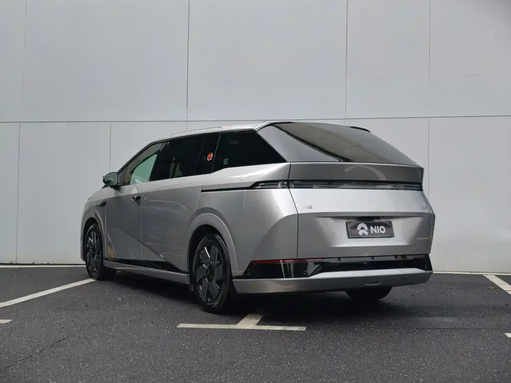 XPeng X9 — миниатюра 6