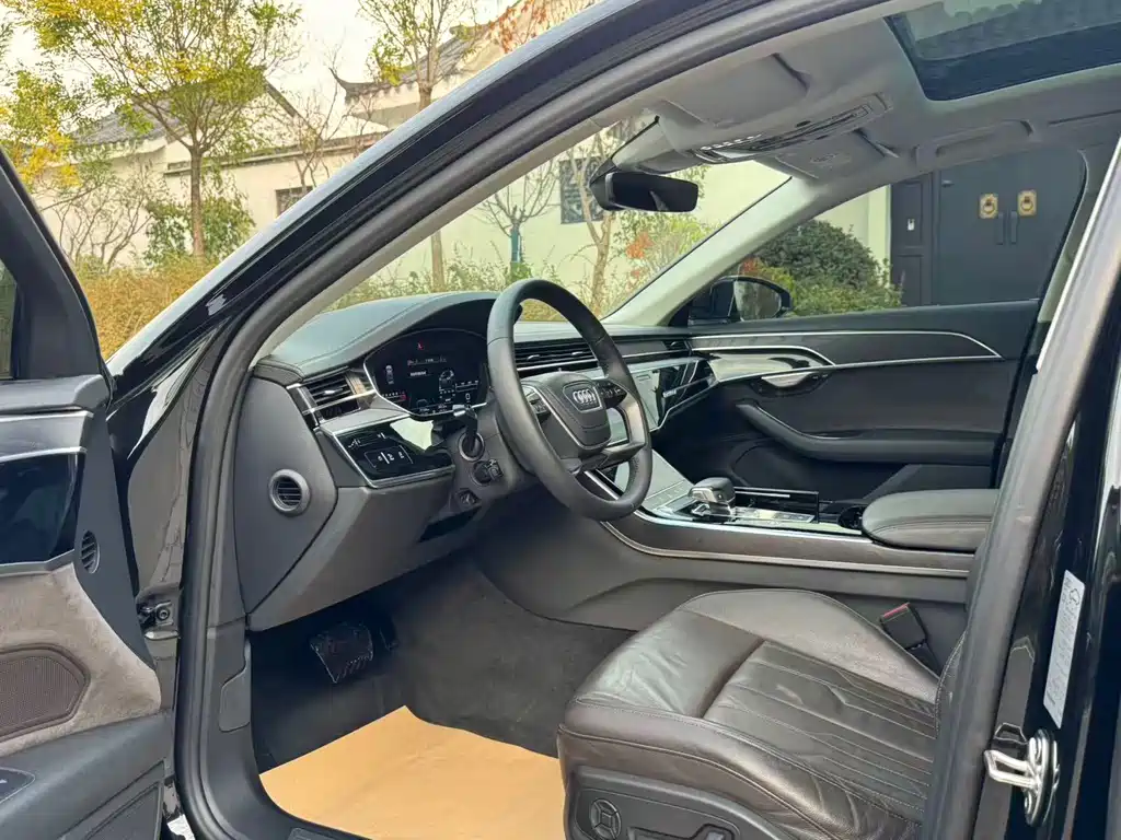 Audi A8 — миниатюра 4