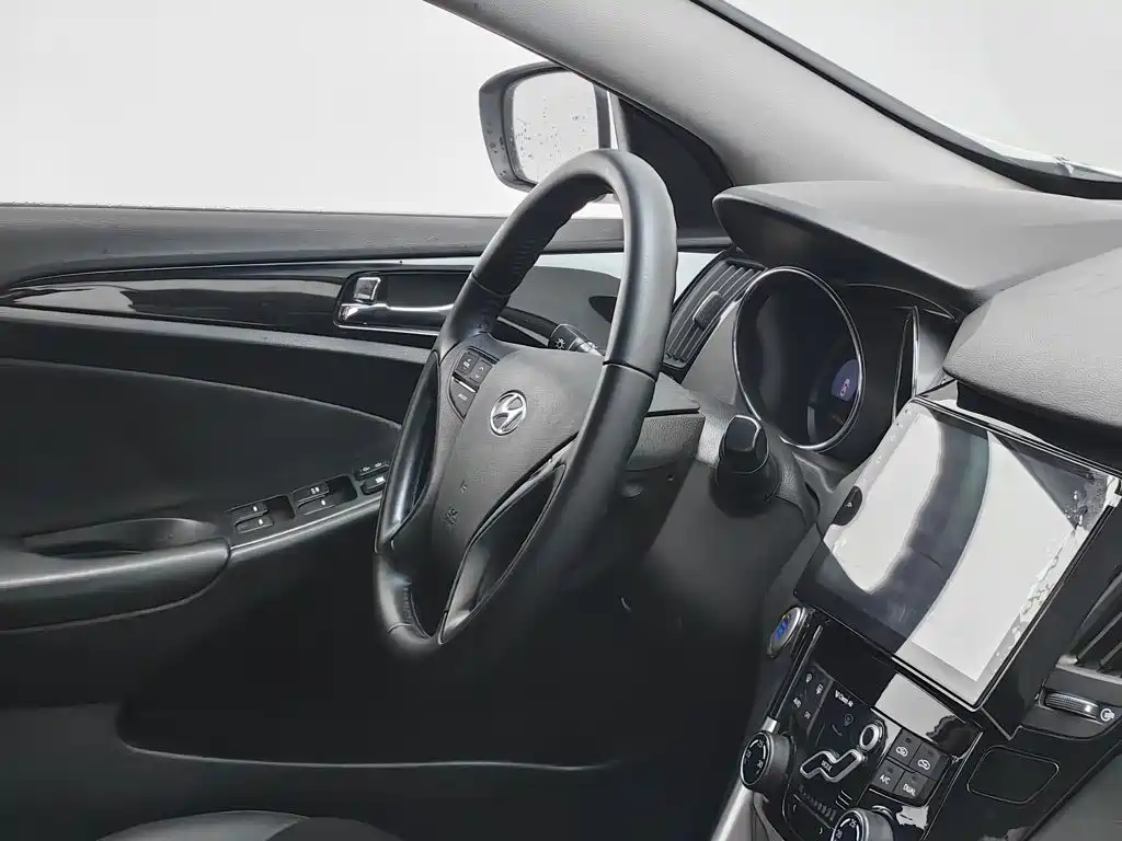 Hyundai Sonata — миниатюра 22