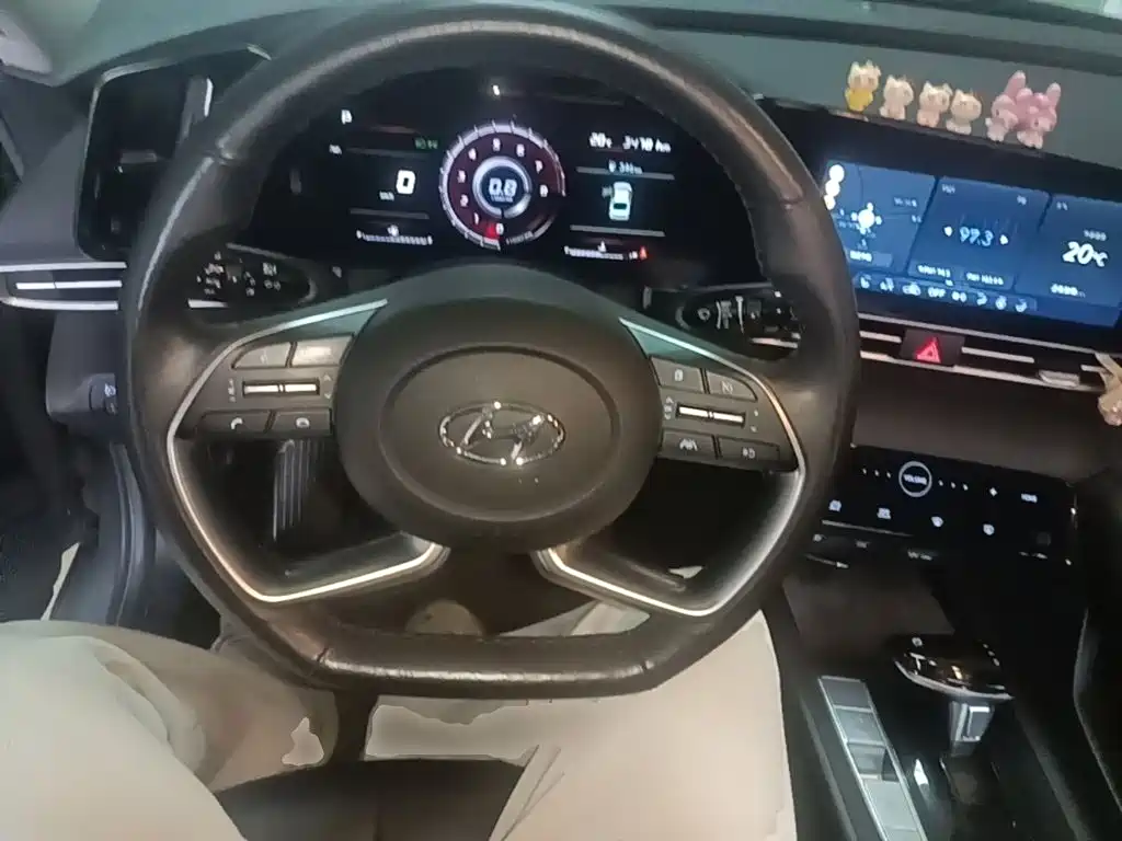 Hyundai Elantra — миниатюра 11
