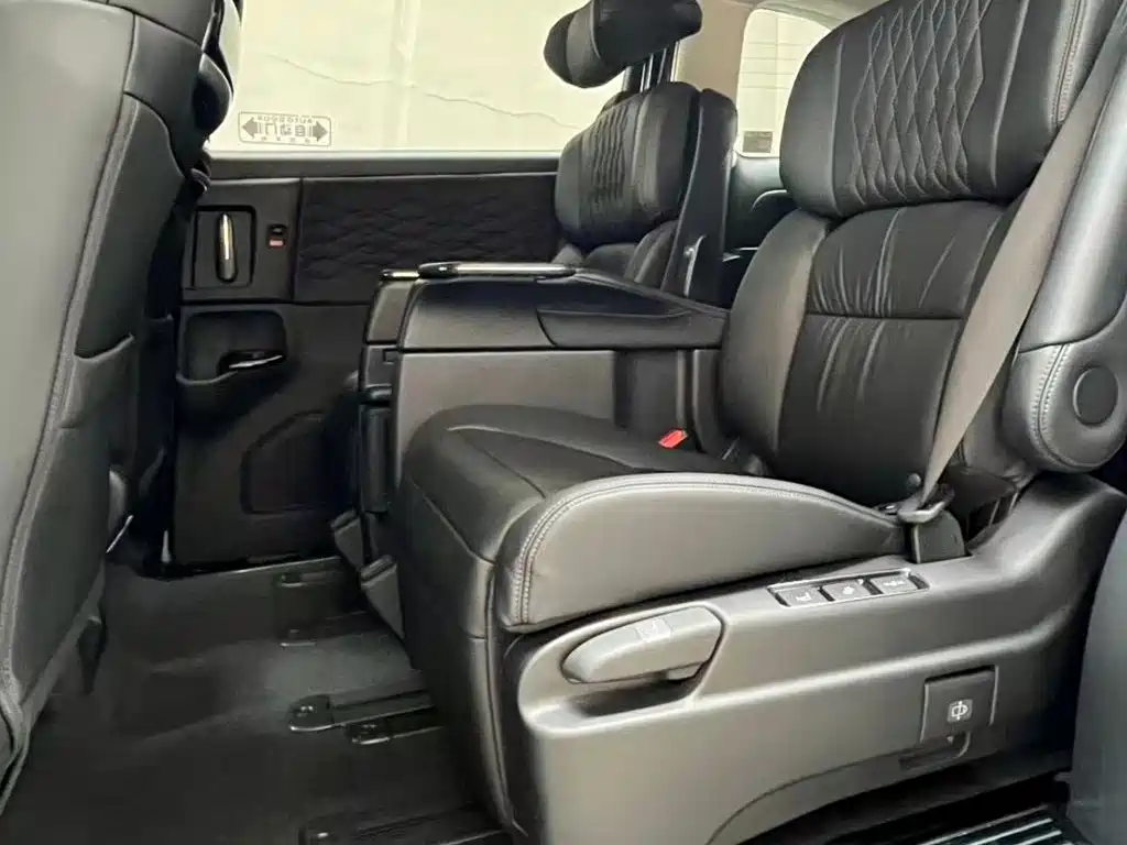 Honda Elysion — миниатюра 10