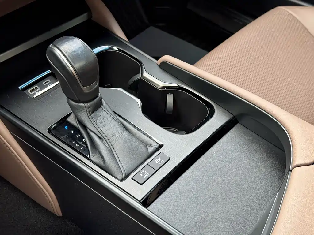 Lexus ES — миниатюра 13
