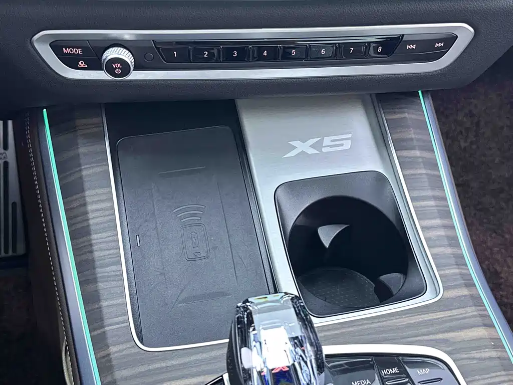 BMW X5 — миниатюра 12