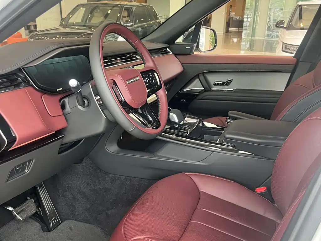 Land Rover Range Rover Sport 2026 400PS Dynamic SE