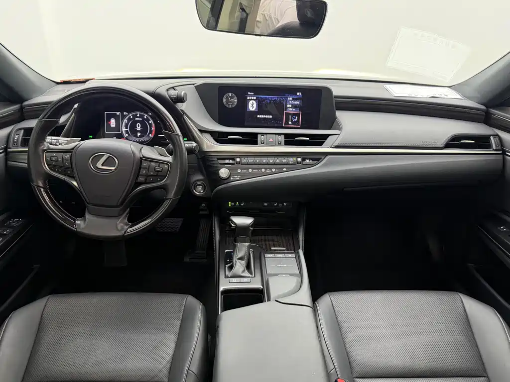 Lexus ES — миниатюра 10