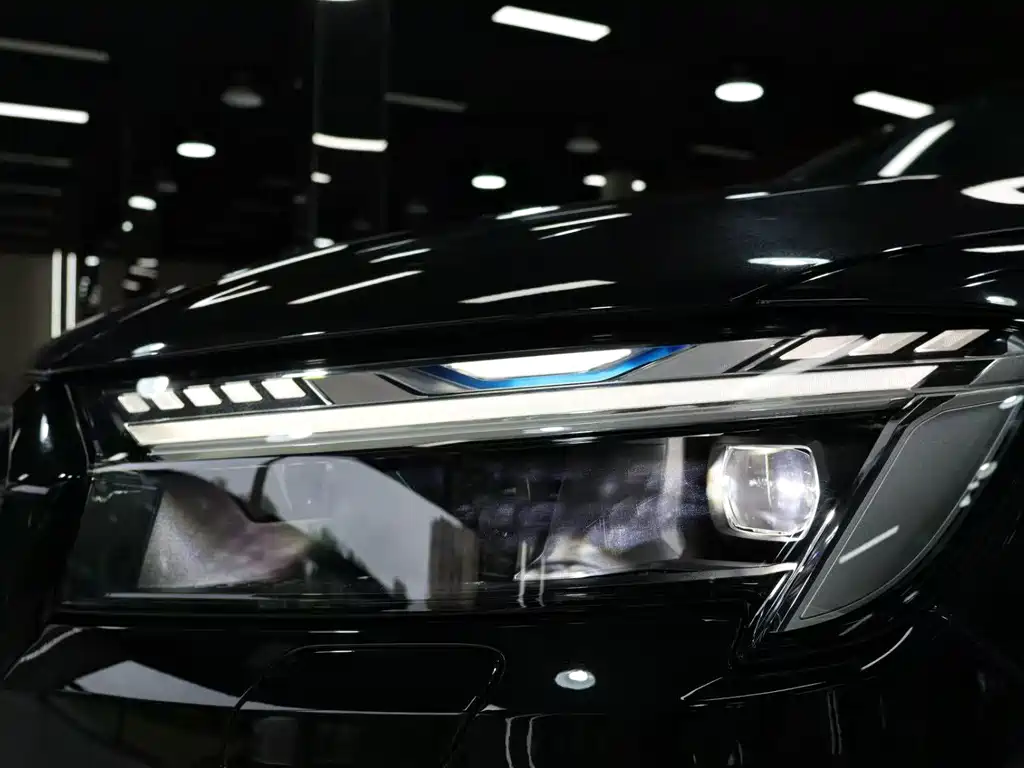 Audi SQ7 — миниатюра 4