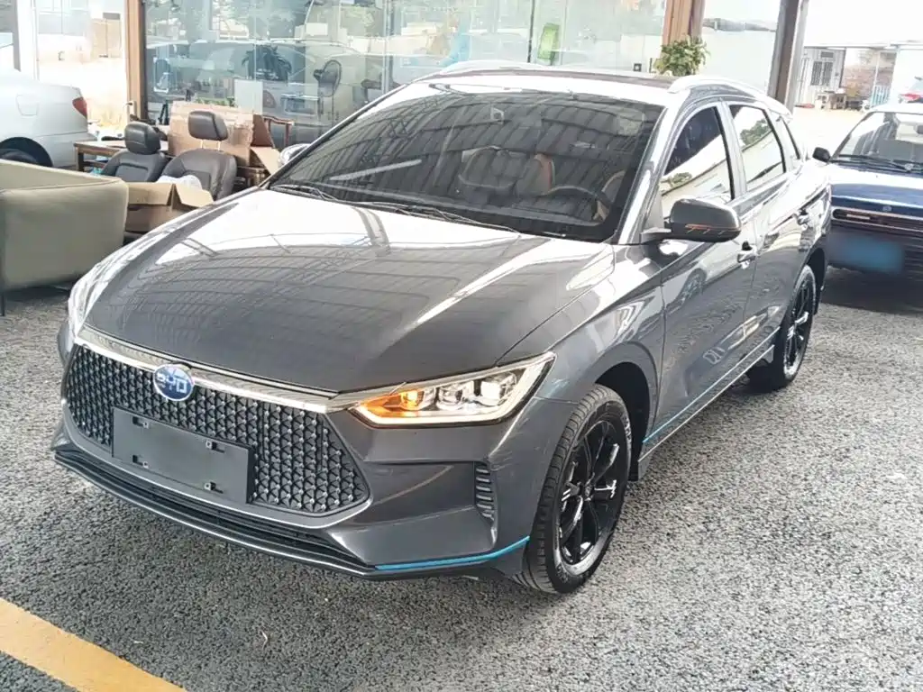 BYD e2