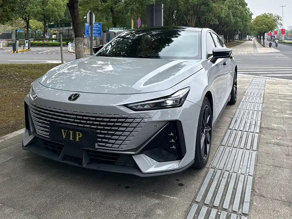 Changan UNI-V