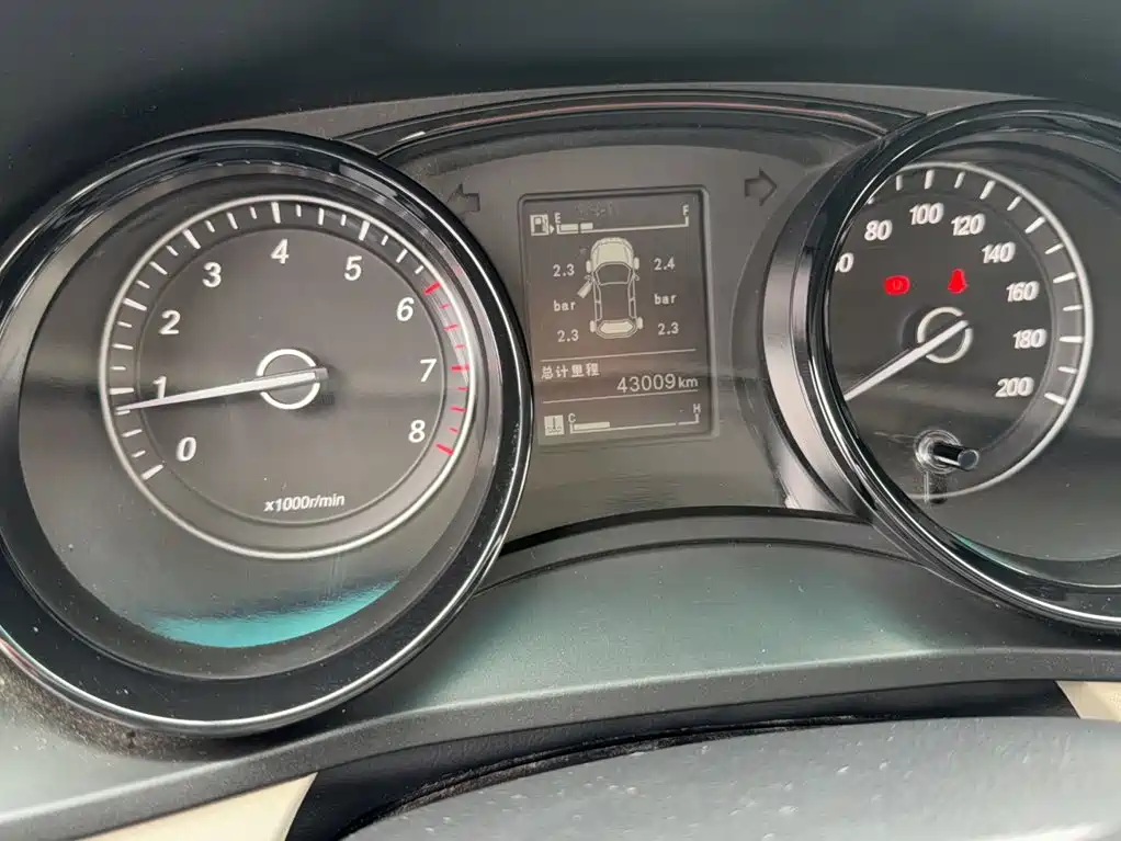 Wuling Hongguang PLUS — миниатюра 8
