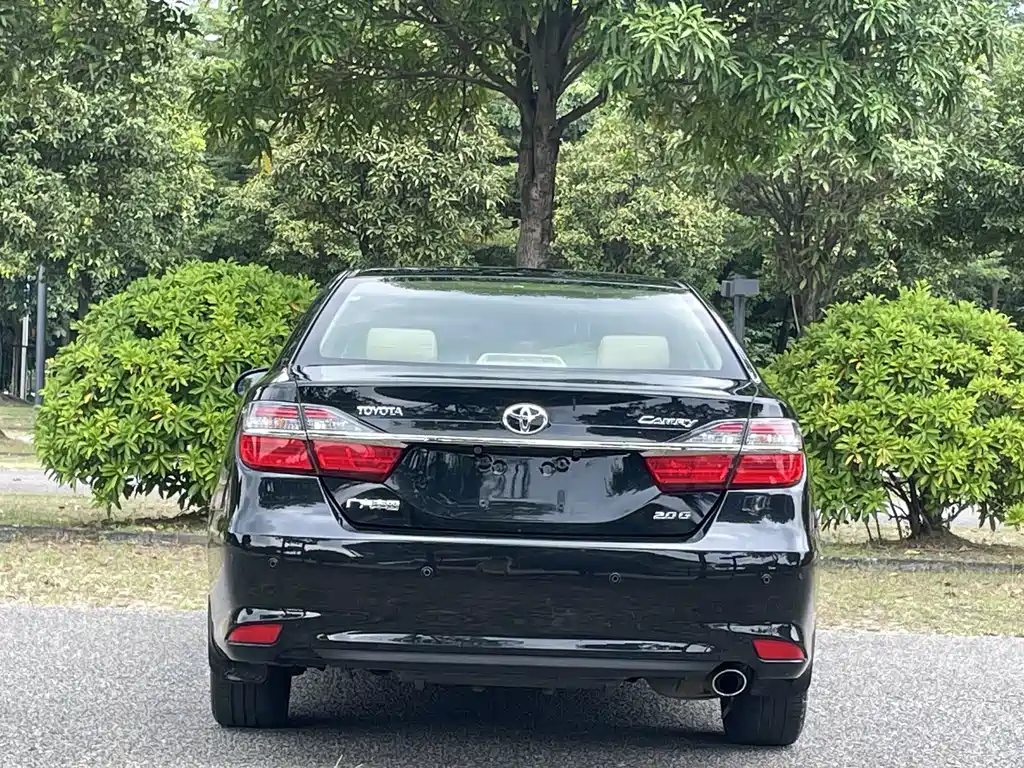 Toyota Camry — миниатюра 9