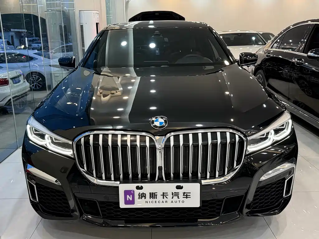 BMW 7 Series — миниатюра 3