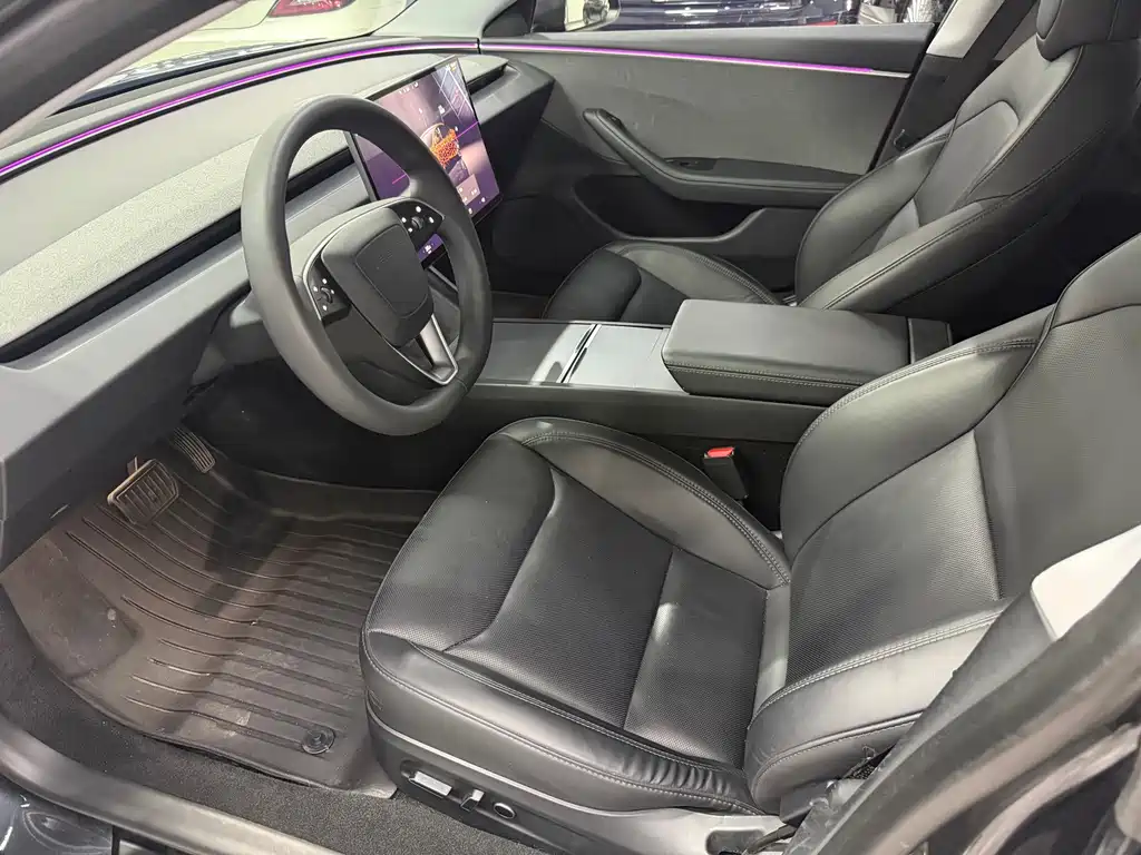 Tesla Model 3 — миниатюра 7