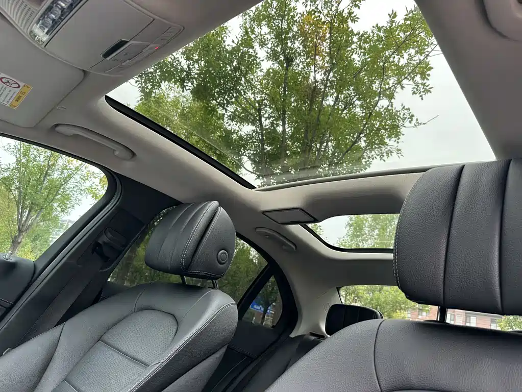 Mercedes-Benz C-Class — миниатюра 14