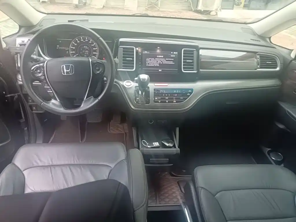 Honda Elysion — миниатюра 10