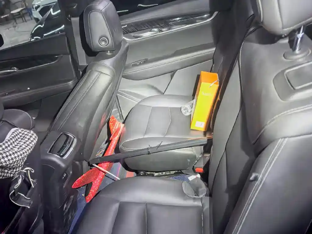 Cadillac XT6 — миниатюра 10