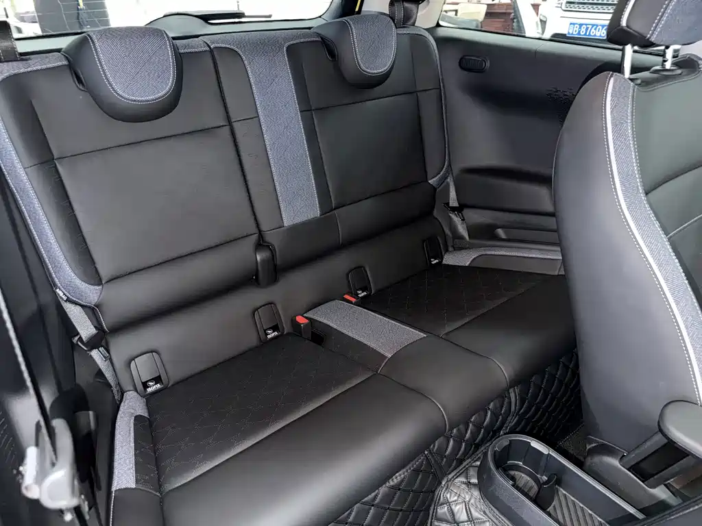 MINI MINI COOPER EV — миниатюра 11