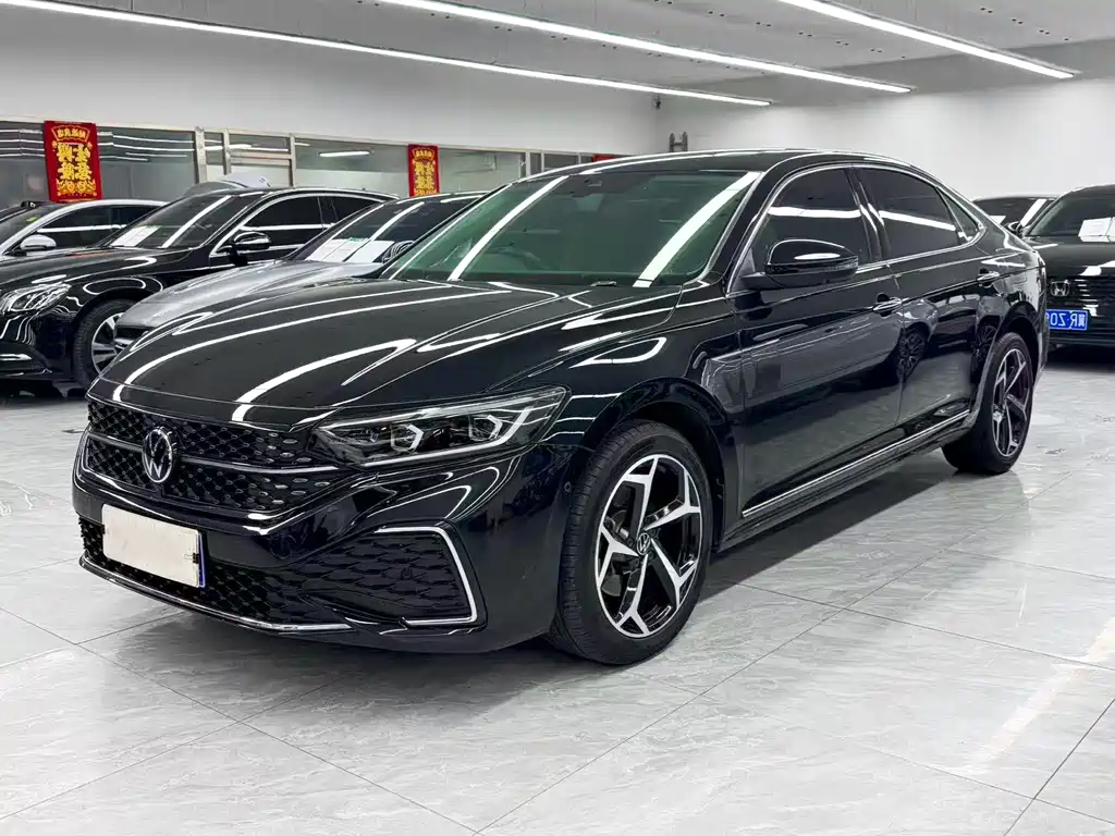 Volkswagen Passat 2023